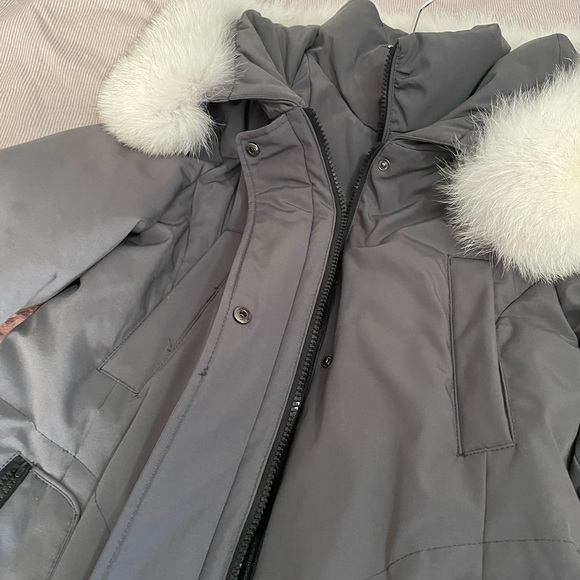 1 Madison Expedition EUC Size S Down Parka - Picture 3 of 10
